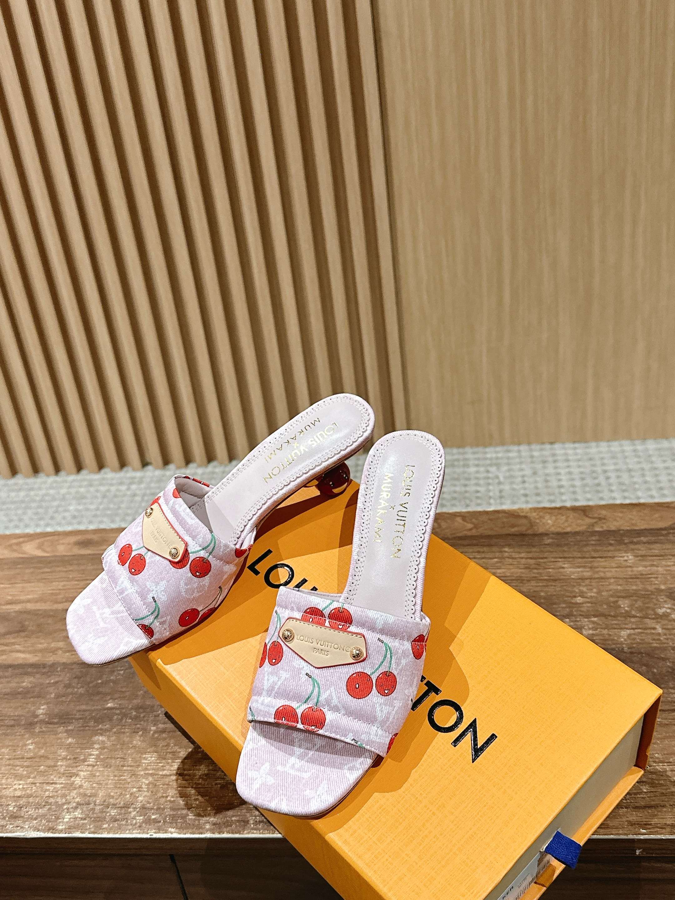 LV - Коллекция Такаши Мураками в стиле ретро - Сандалии на низком каблуке - Светло-розовые