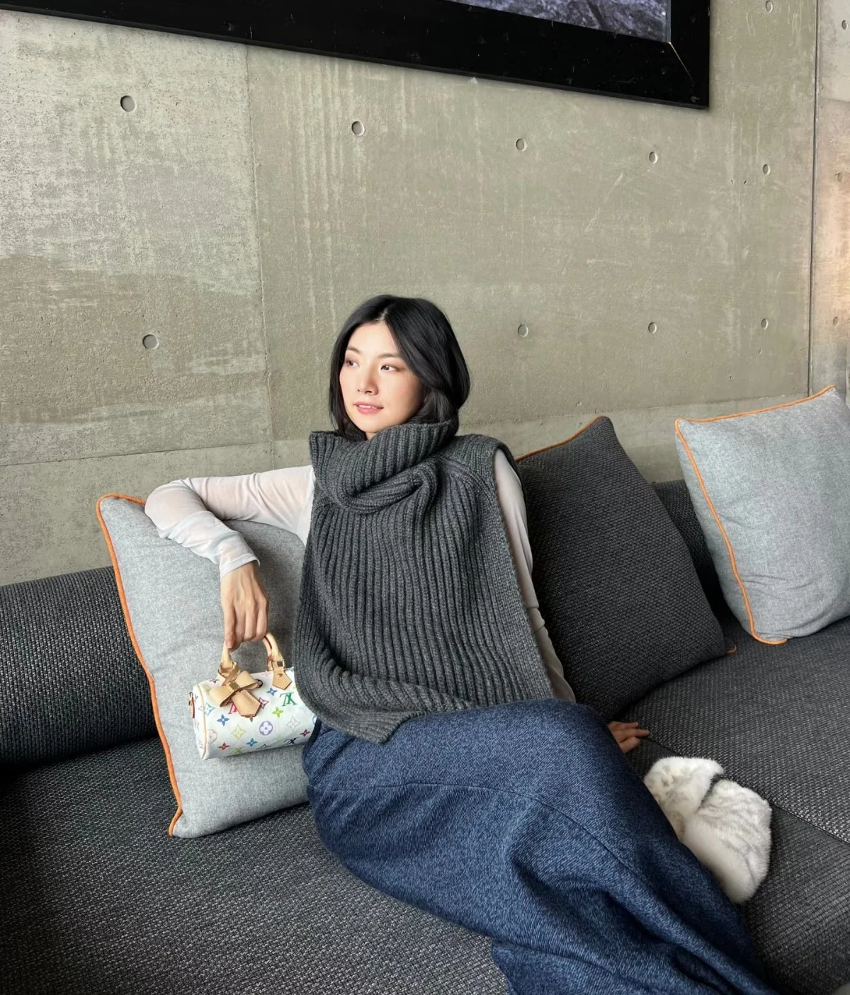 Сумка LV Nano Speedy Mini из канваса — белая.