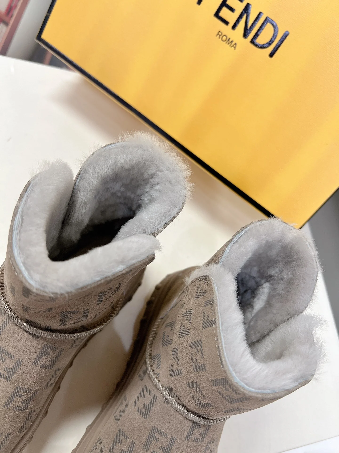 Ботильоны Fendi 22ss All-Letter Ankle Boots - серые