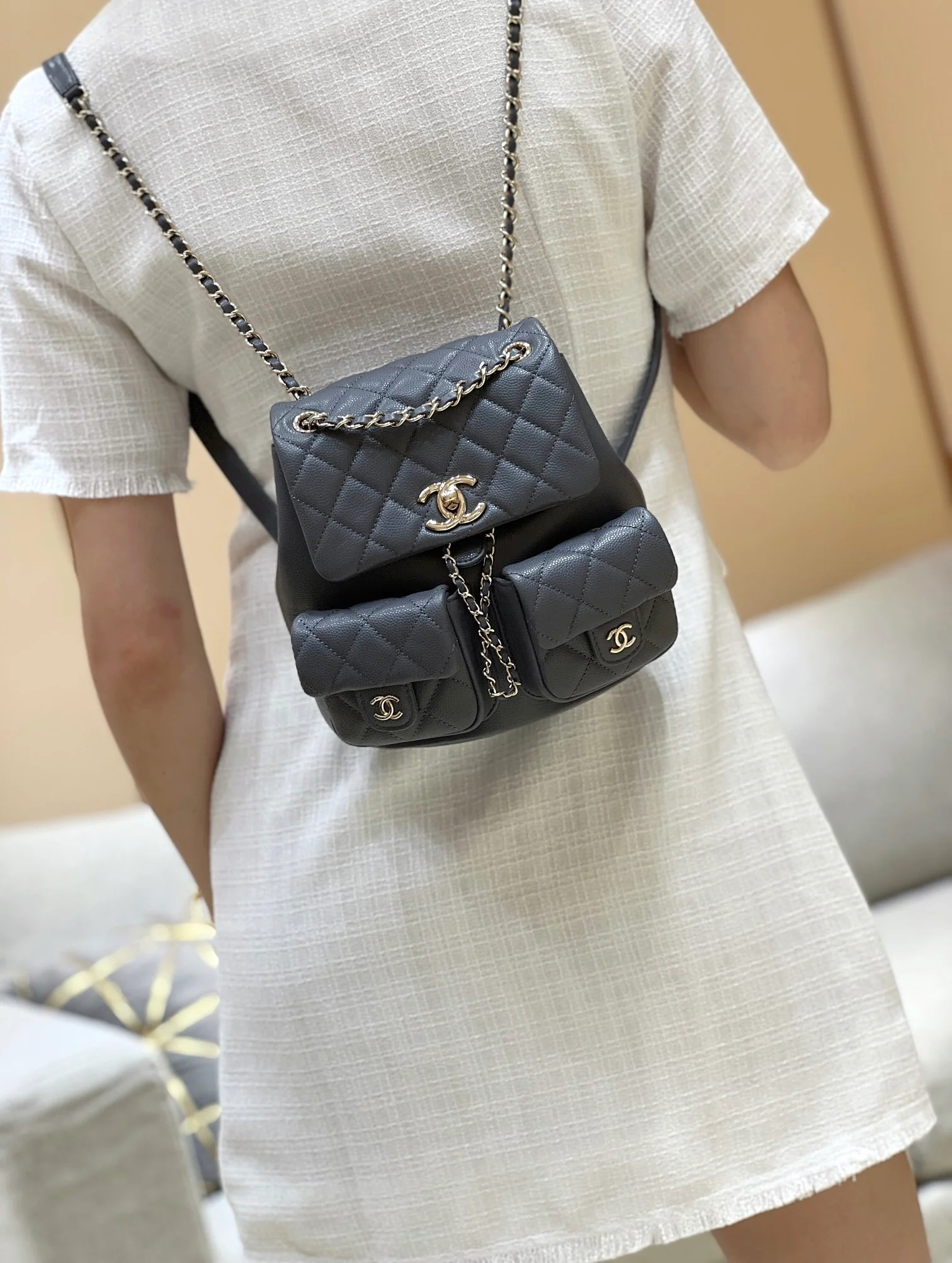 Рюкзак Chanel 24a-duma Frog, большой размер, серый.