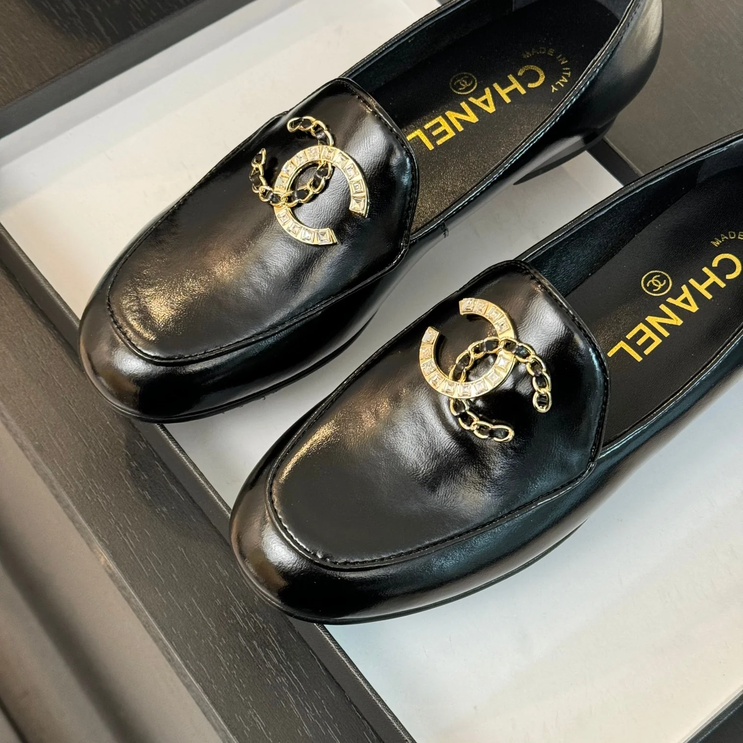 Ретро-туфли Chanel 2024 — черные