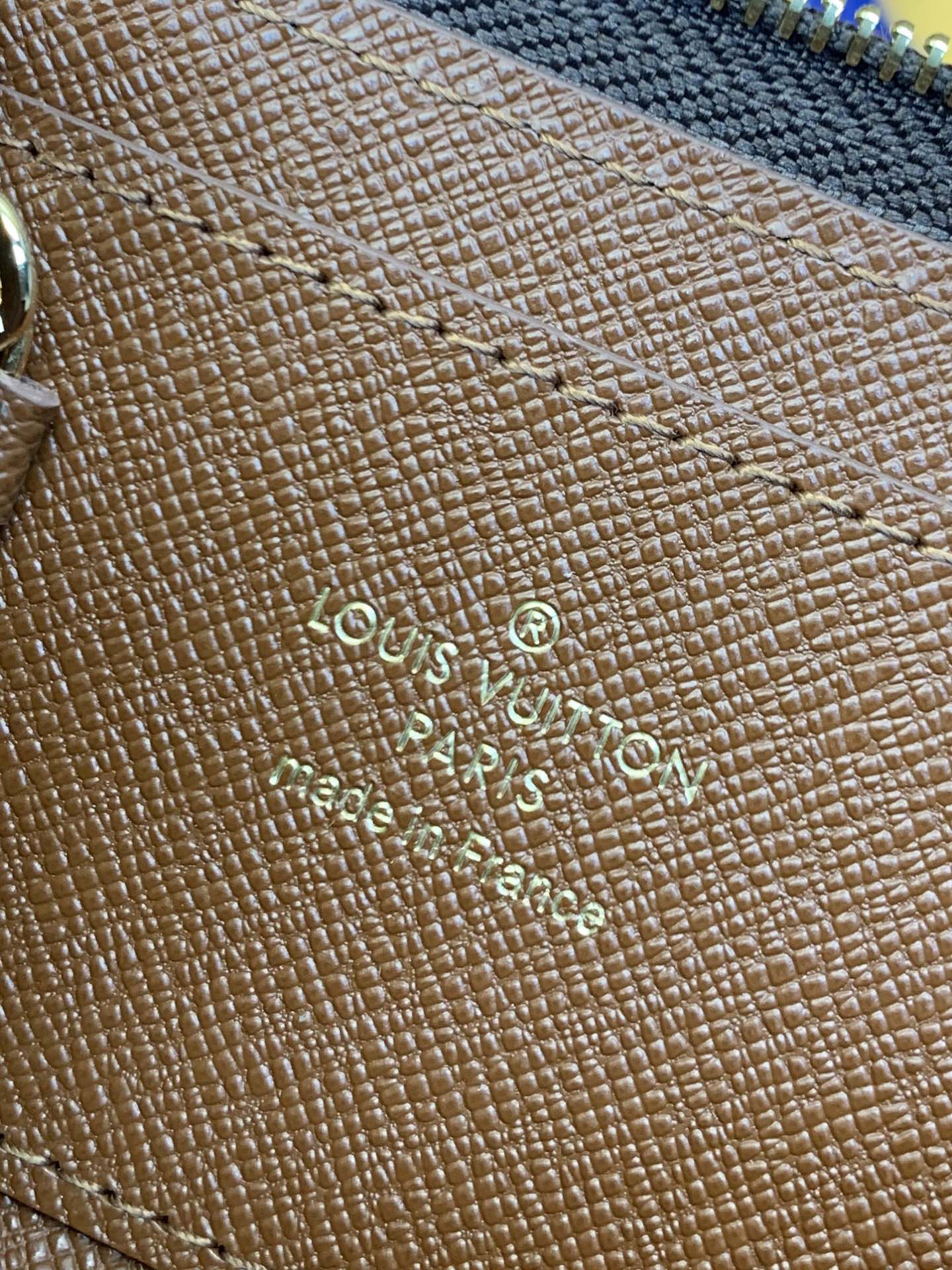 LV-m83612-Улучшенный брелок Noa с монограммой, коричневый