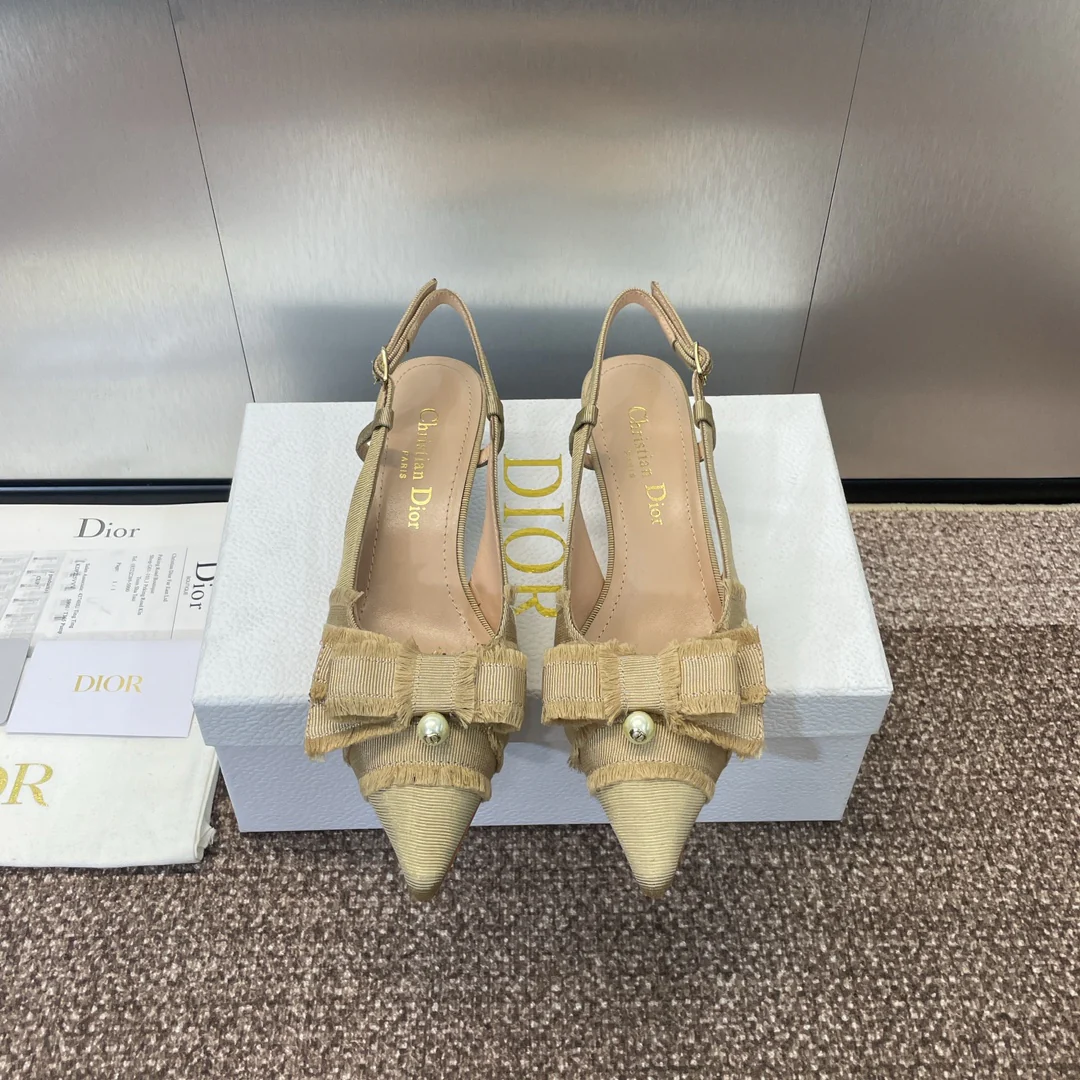 Туфли Dior 2024 на высоком каблуке 3 см с острым носком - кофейного цвета.