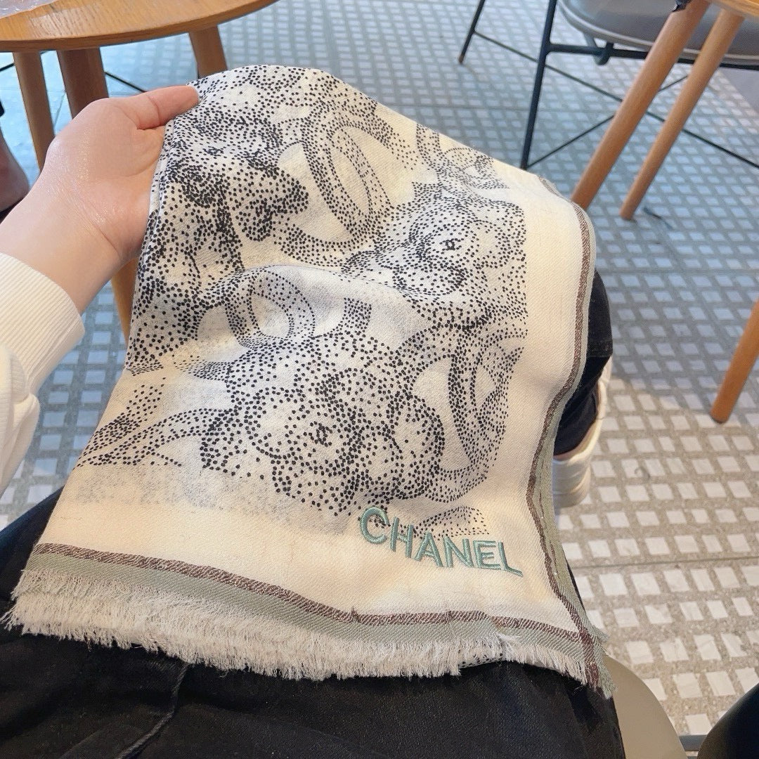 Шарф Chanel 2024 Metallic Camellia Scarf - серый
