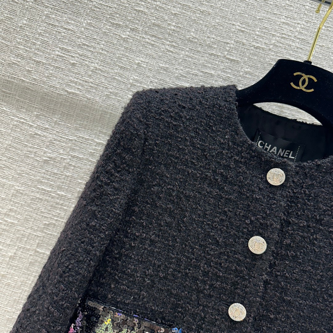 Chanel - 2403 - 24 Ранняя весна. Черный жакет из фактурного твида.