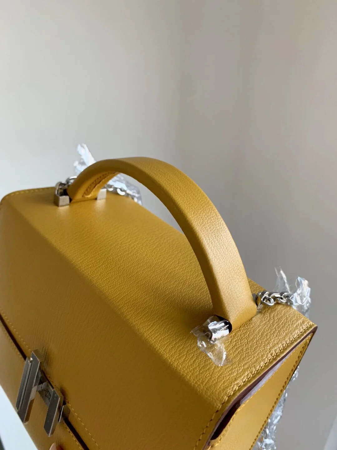 Hermes-cinhetic-24-chevre-amber-silver buckle