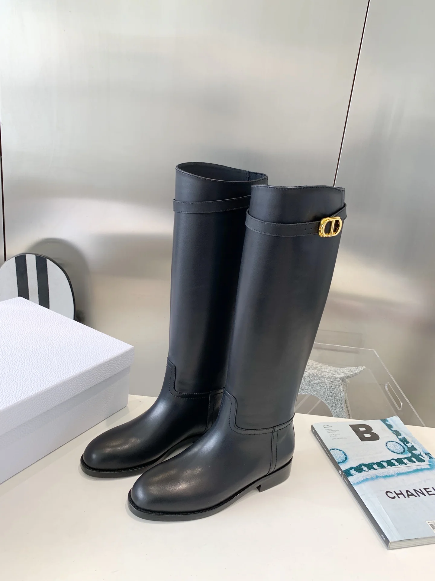 Dior - Новинка сезона весна/лето 2022 - Сапоги для верховой езды - Черные