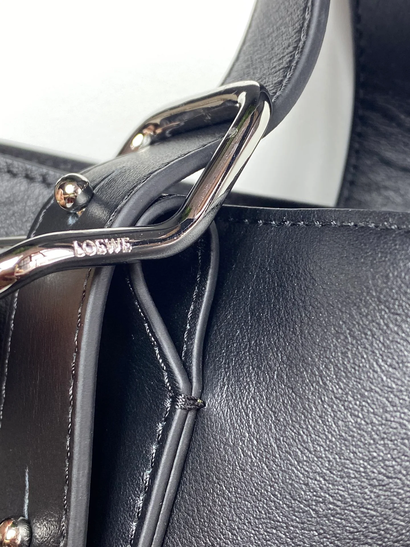 Сумка-тоут Loewe с горизонтальной пряжкой, 2