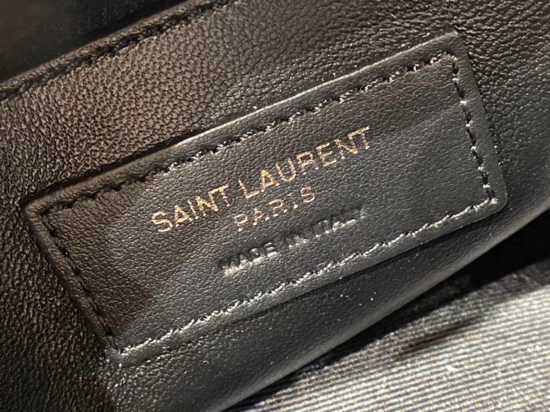 YSL Small Niki Leather - Светло-серая телячья кожа с масляной пропиткой и воском - С D-образной пряжкой - 1 шт.