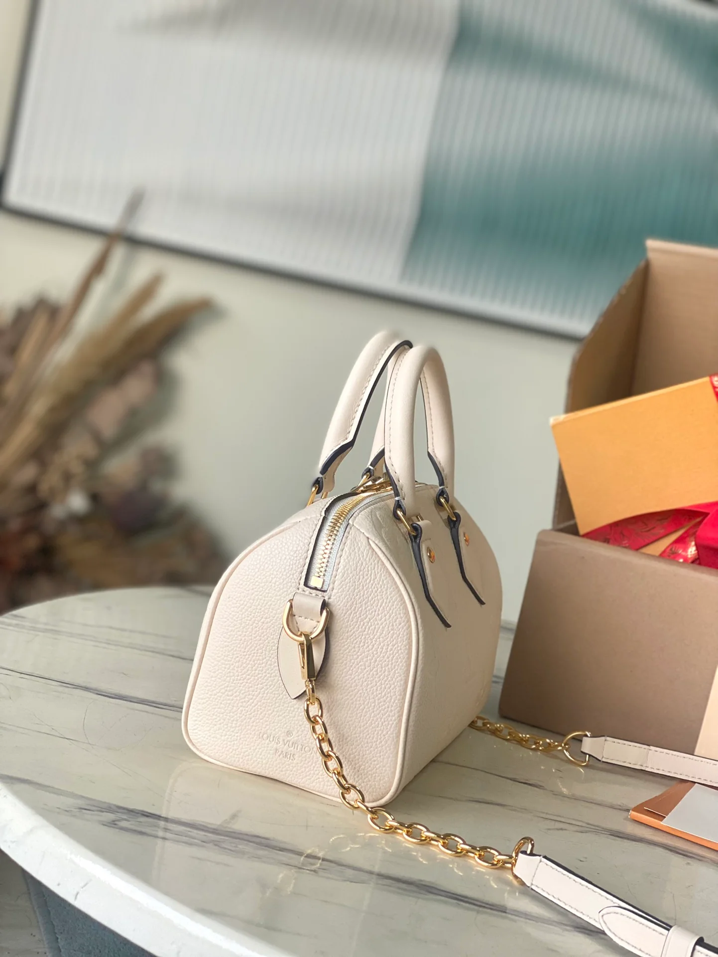 m58954-LV-speedy-20-Сумка-кроссбоди-Кремово-белый