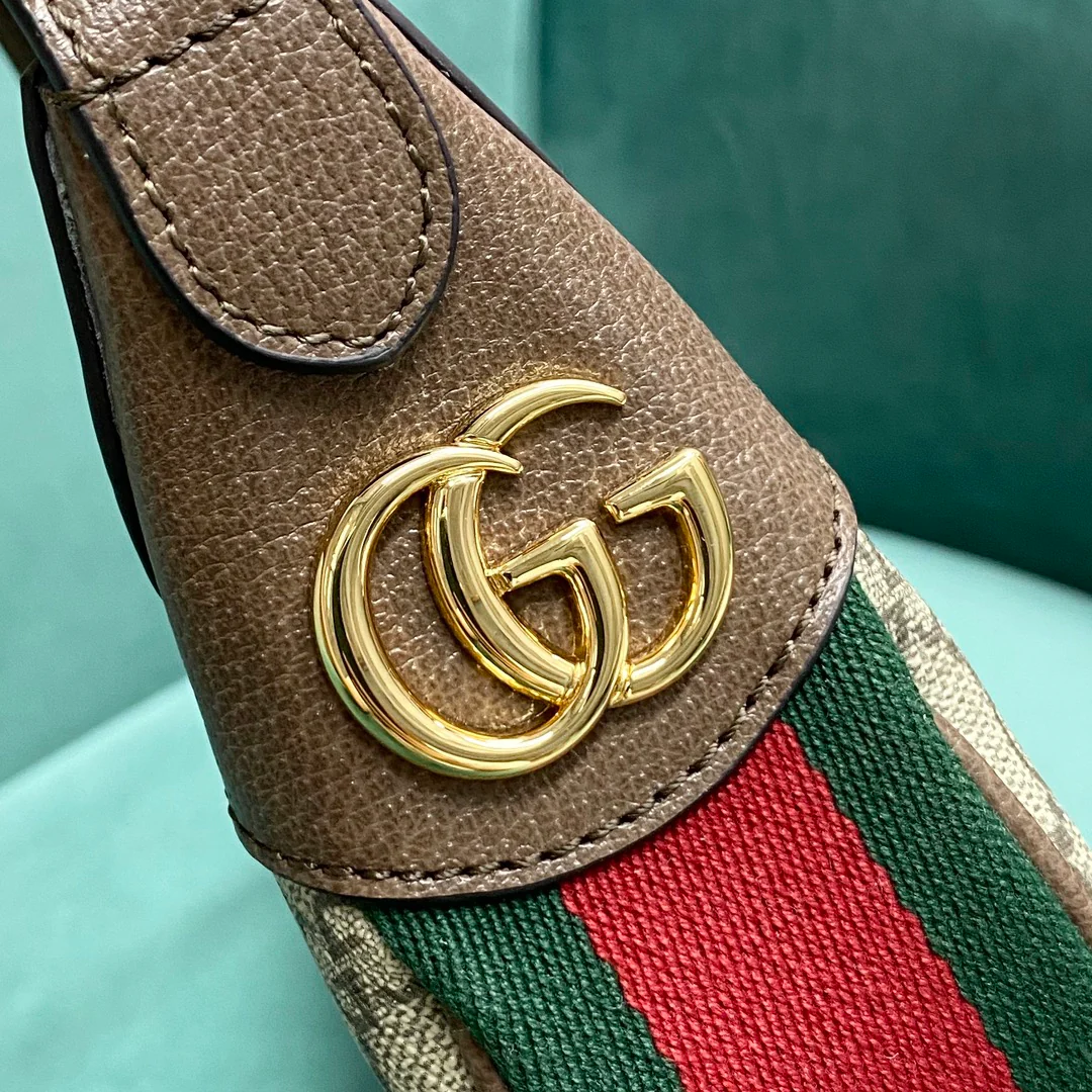 Сумка-подмышка Gucci из серии ?Офидия?