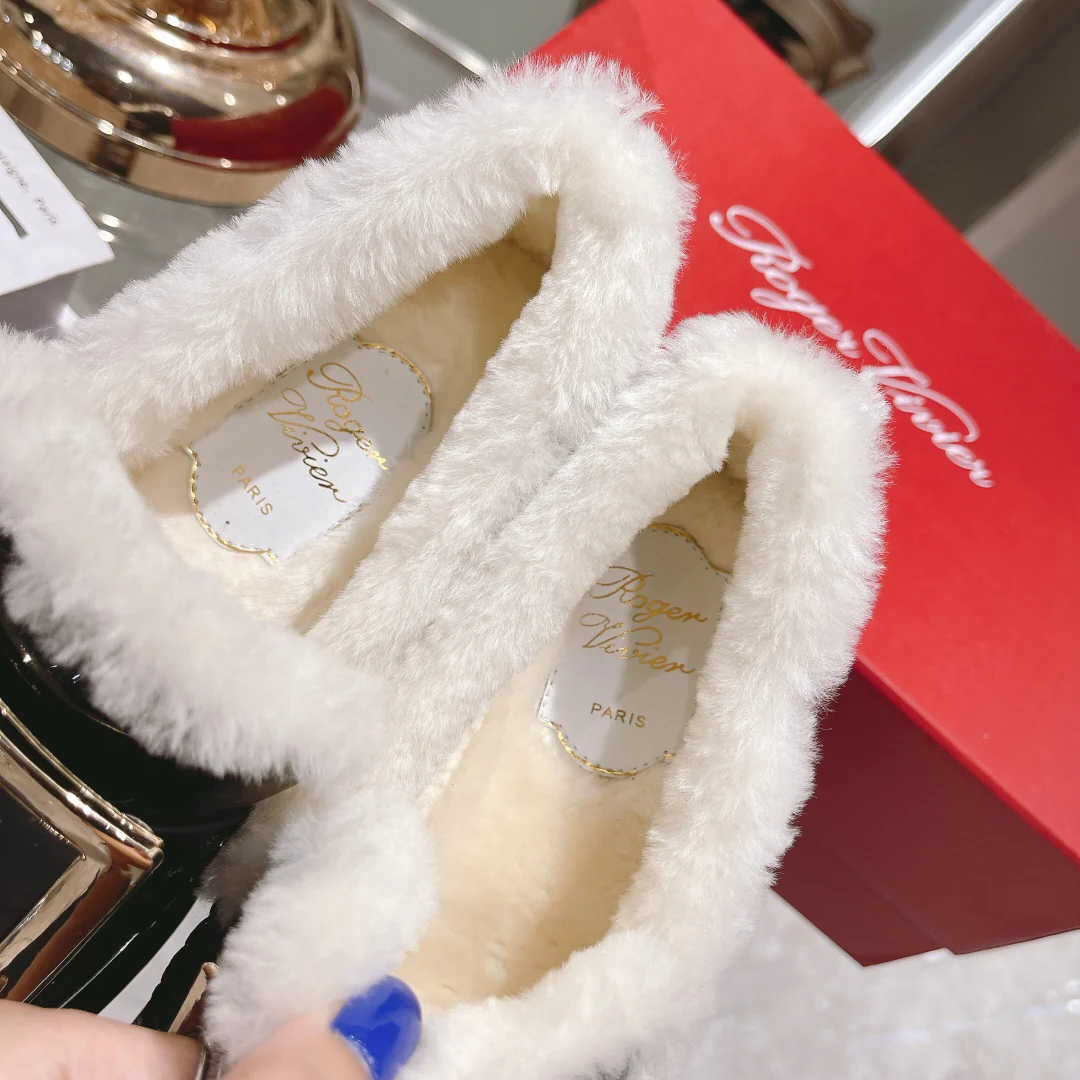 Обувь RV Shoes - Новинка сезона осень/зима 2021 - Асимметричные шерстяные ботильоны - Черные