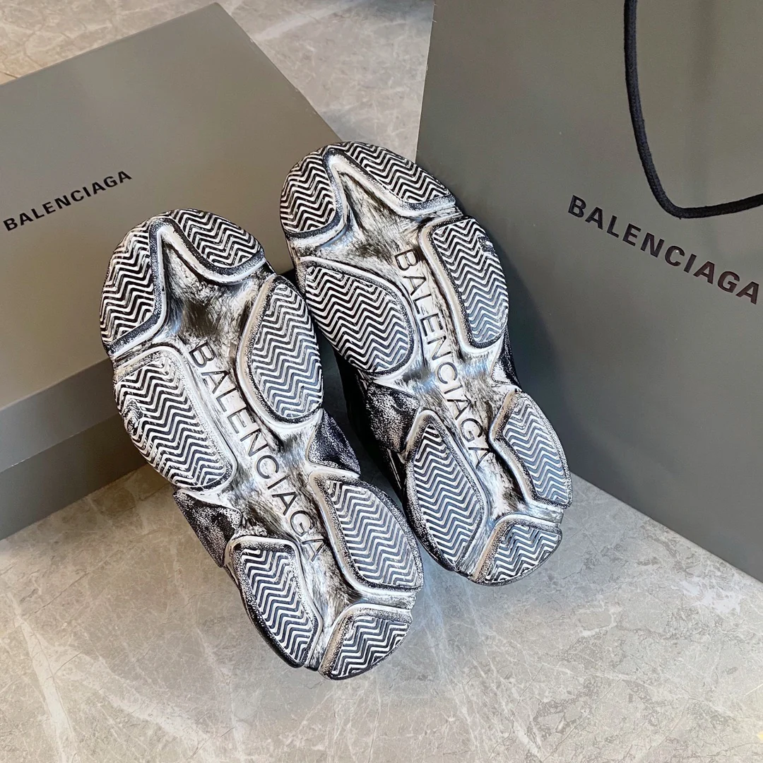 Balenciaga - Dad Shoes - 19