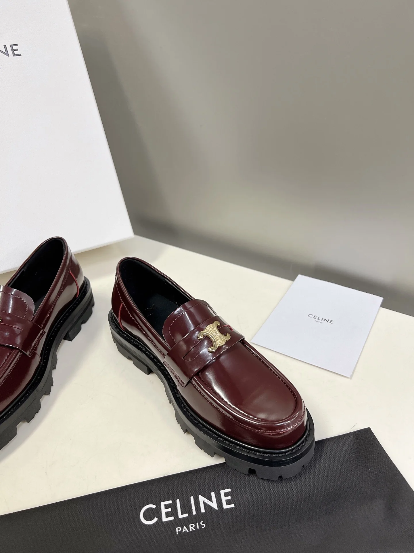 Celine - Новинка сезона осень/зима 2022 - Лоферы Arc de Triomphe