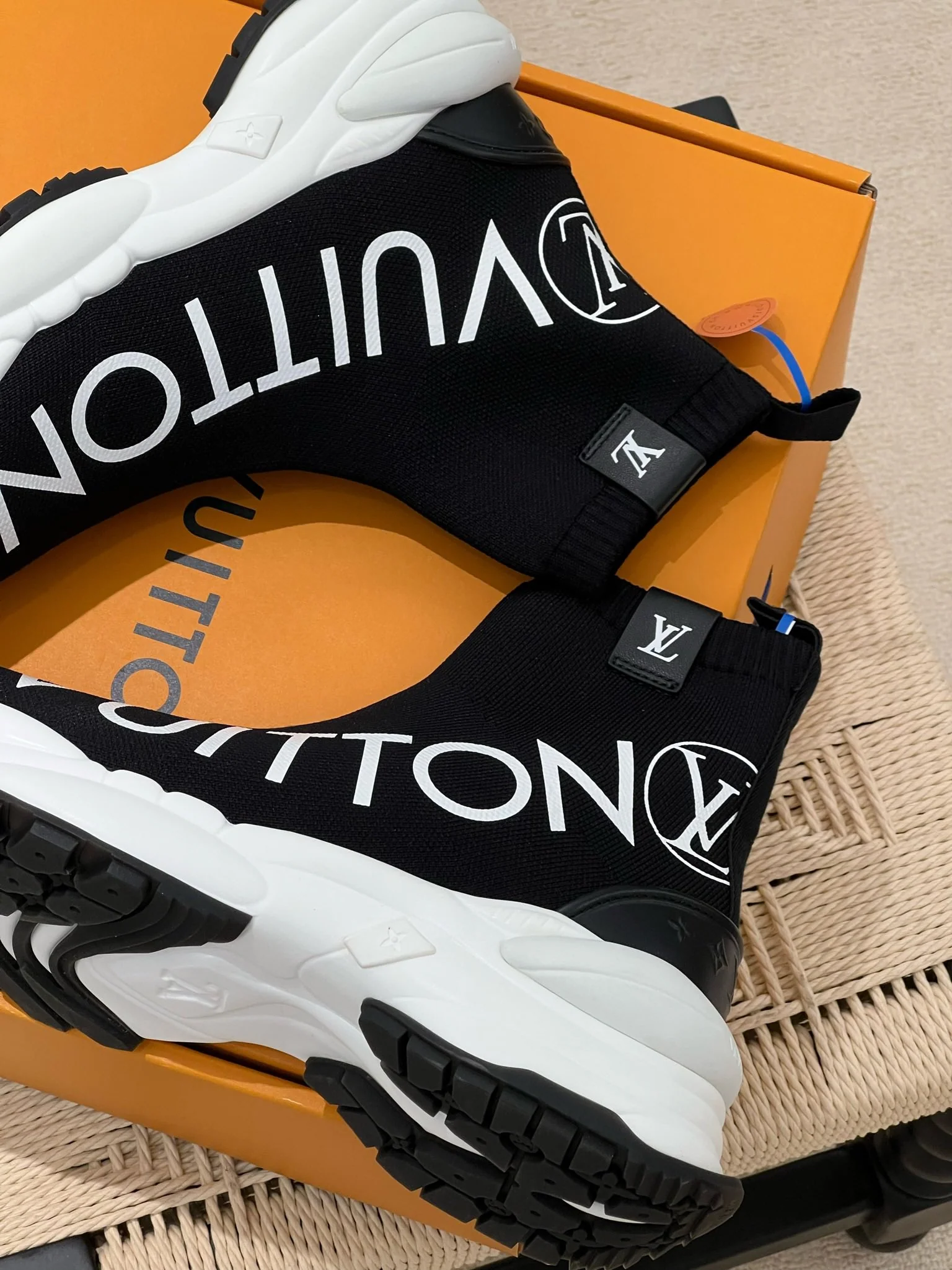 LV - Ботинки-носки с буквенным узором