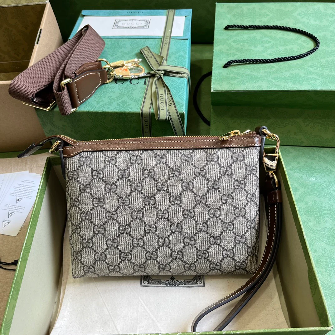 Мини-сумка-мессенджер Gucci из серии Ophidia с двойной пряжкой, цвет хаки.