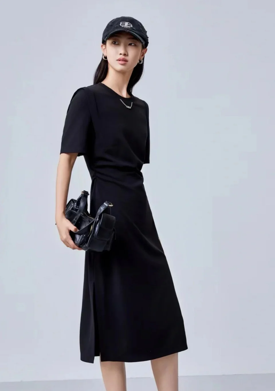 Сумка Miu Miu из кожи наппа с карманами — носите и делитесь с другими.