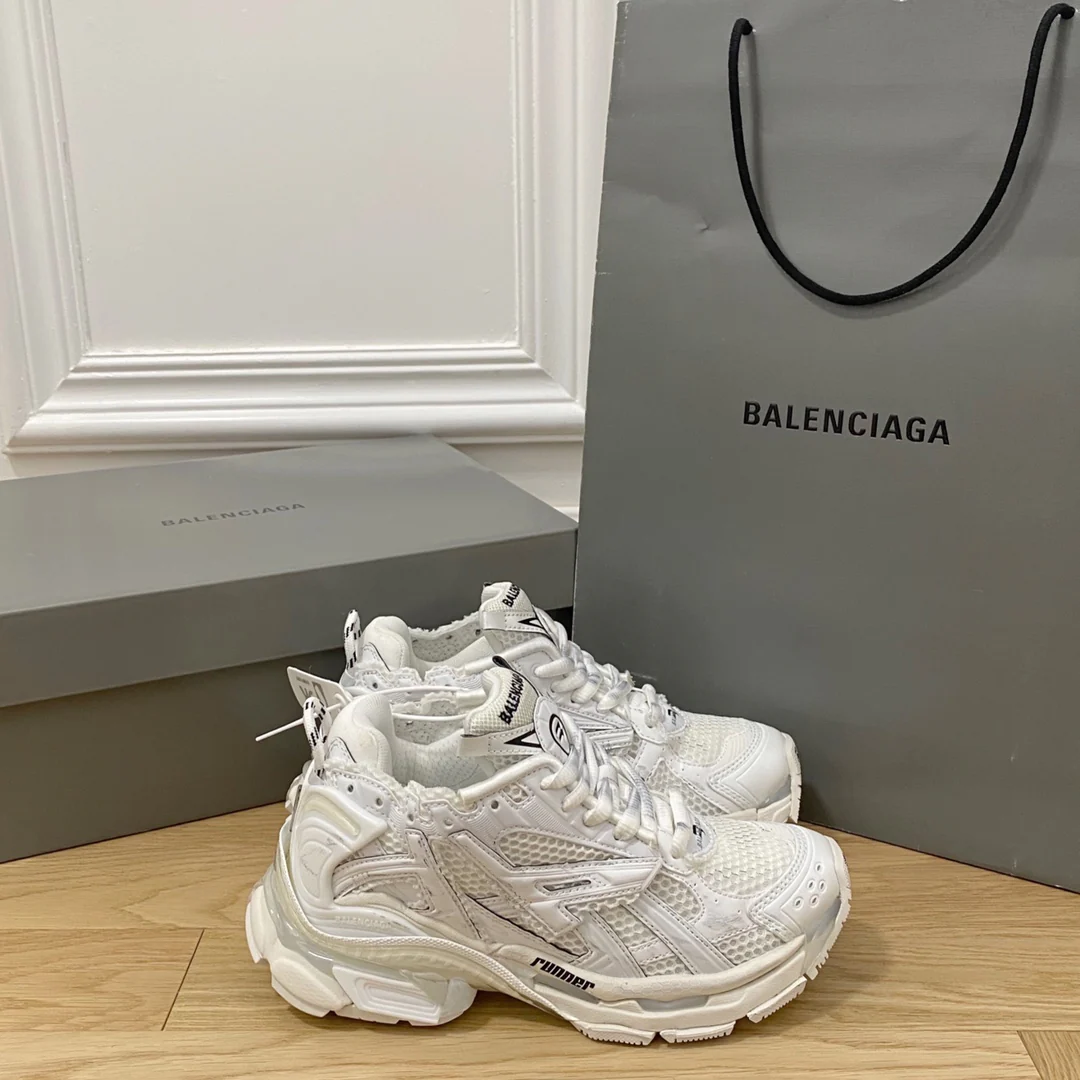 Кроссовки Balenciaga Runner Dad Shoes - белые