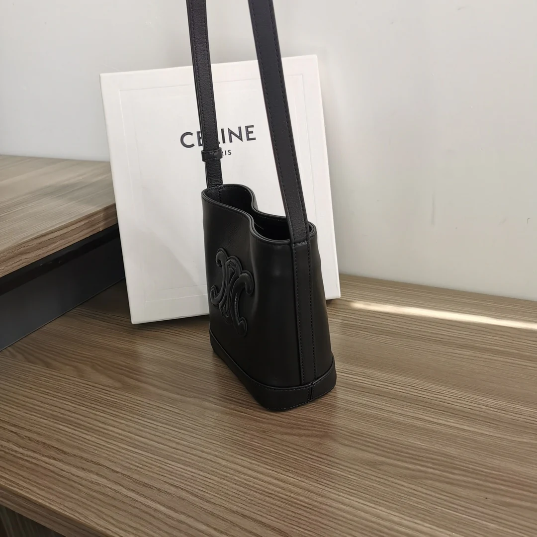 Сумка-ведро Celine с тиснением - Мини - Черная