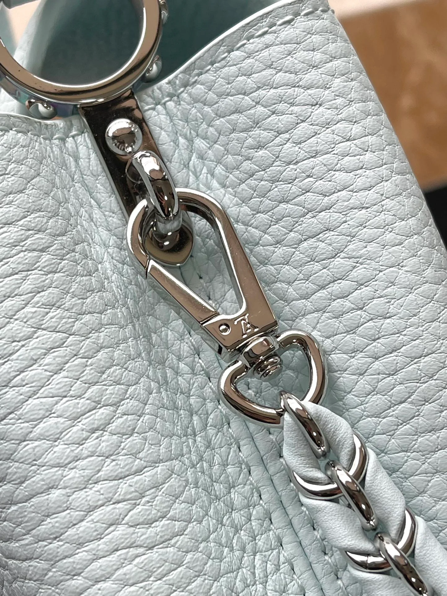 m23289-LV-capucines-mini-handbag/crossbody bag-light blue