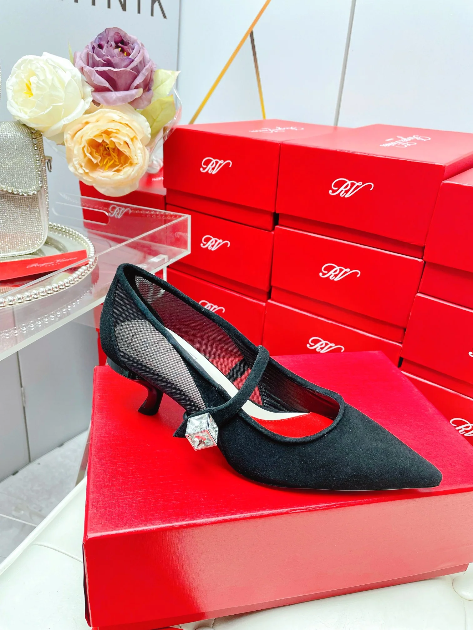 Обувь RV Shoes - Новинка ранней весны 2023 года - Туфли на каблуке ?Мэри Джейн? с острым носком - Черные