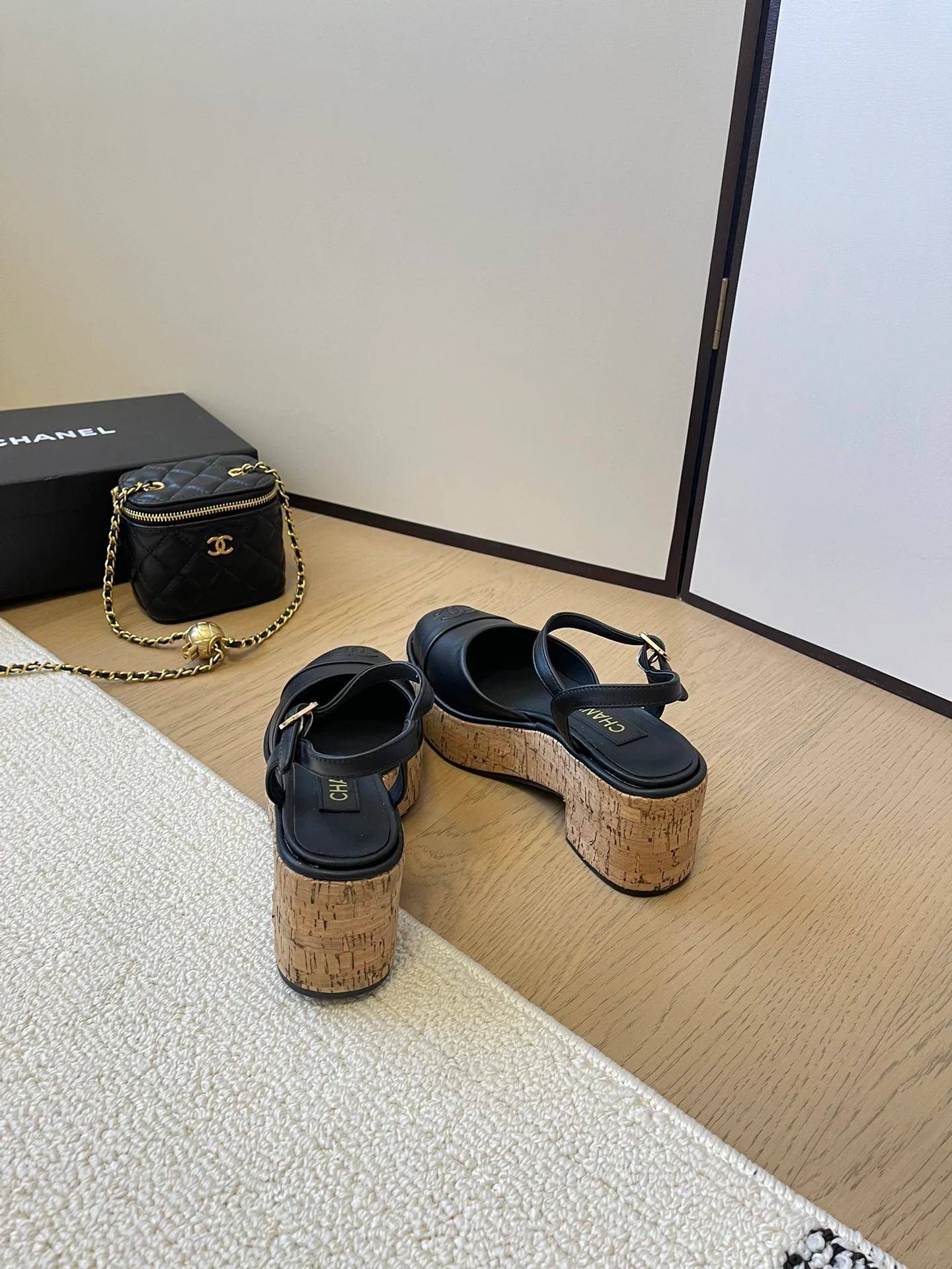 Туфли на платформе Chanel 2024 — черные