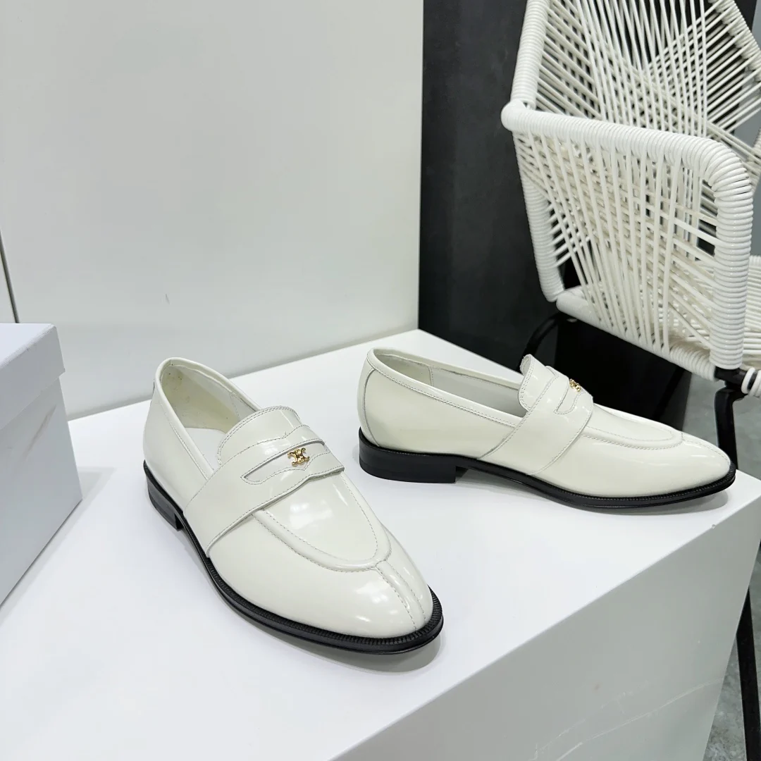 Новинка сезона осень/зима 2023 от Celine - туфли унисекс в стиле 
