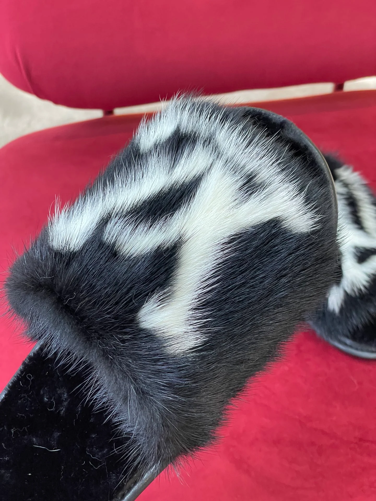 LV - Классический декор для дома - Меховые тапочки из норки - Черные