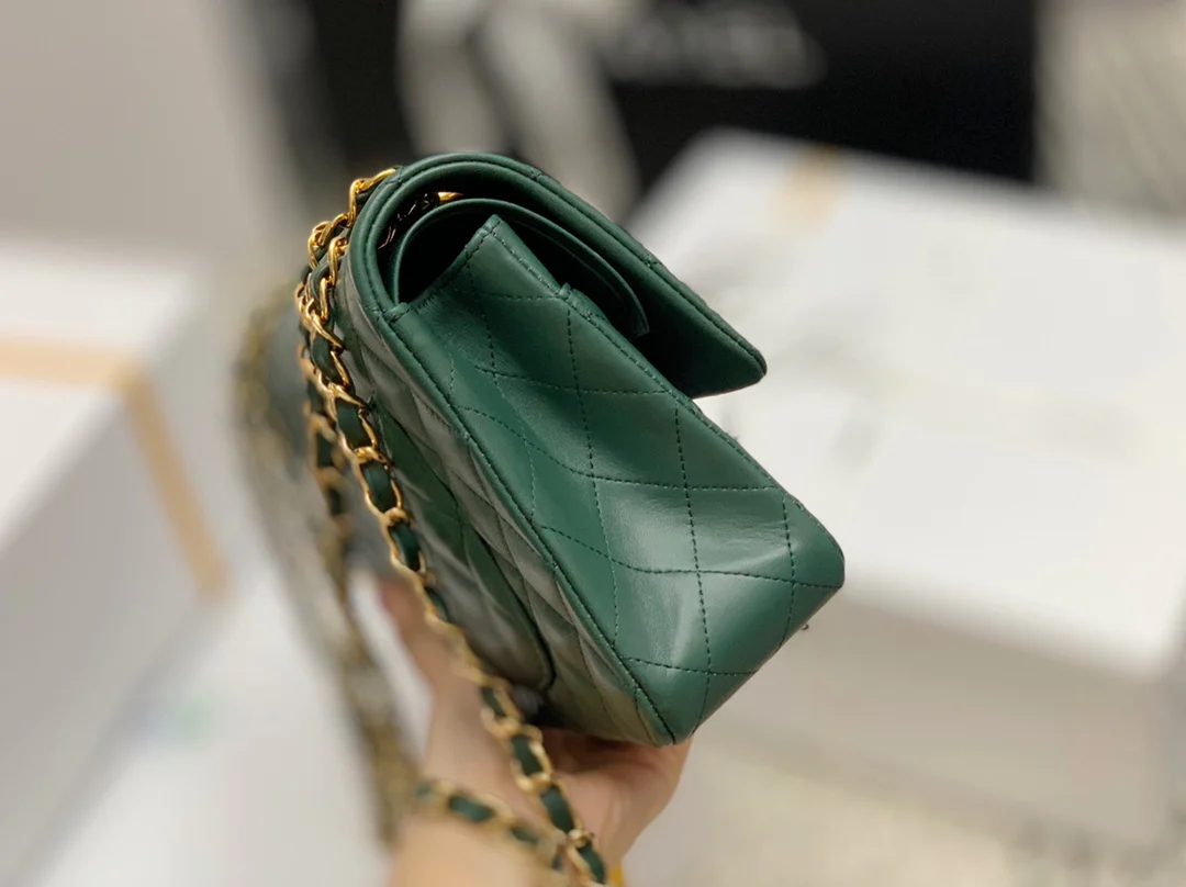 Сумка Chanel из овечьей кожи CF — зеленая с золотой фурнитурой — 25 см