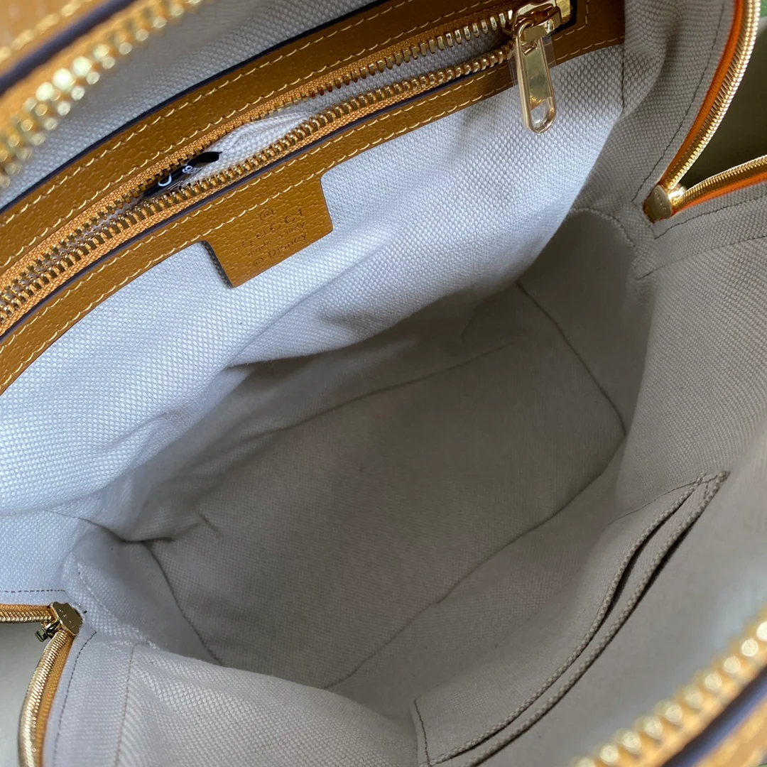 Рюкзак, созданный в сотрудничестве Gucci и Teddy Bear.