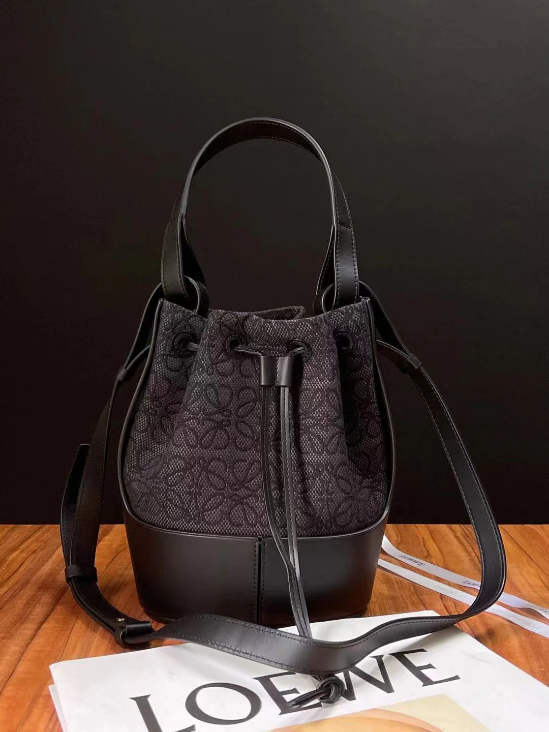 Сумка-ведро Loewe Anagram - Маленькая - 2 шт.