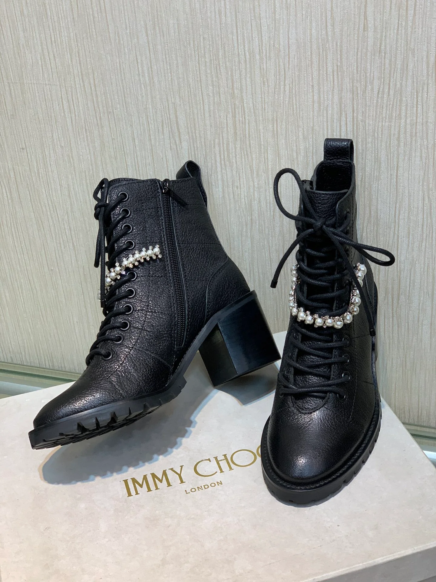 Jimmy - Новинка сезона осень/зима 2022 - Стразы Swarovski, жемчуг - 6-5 см