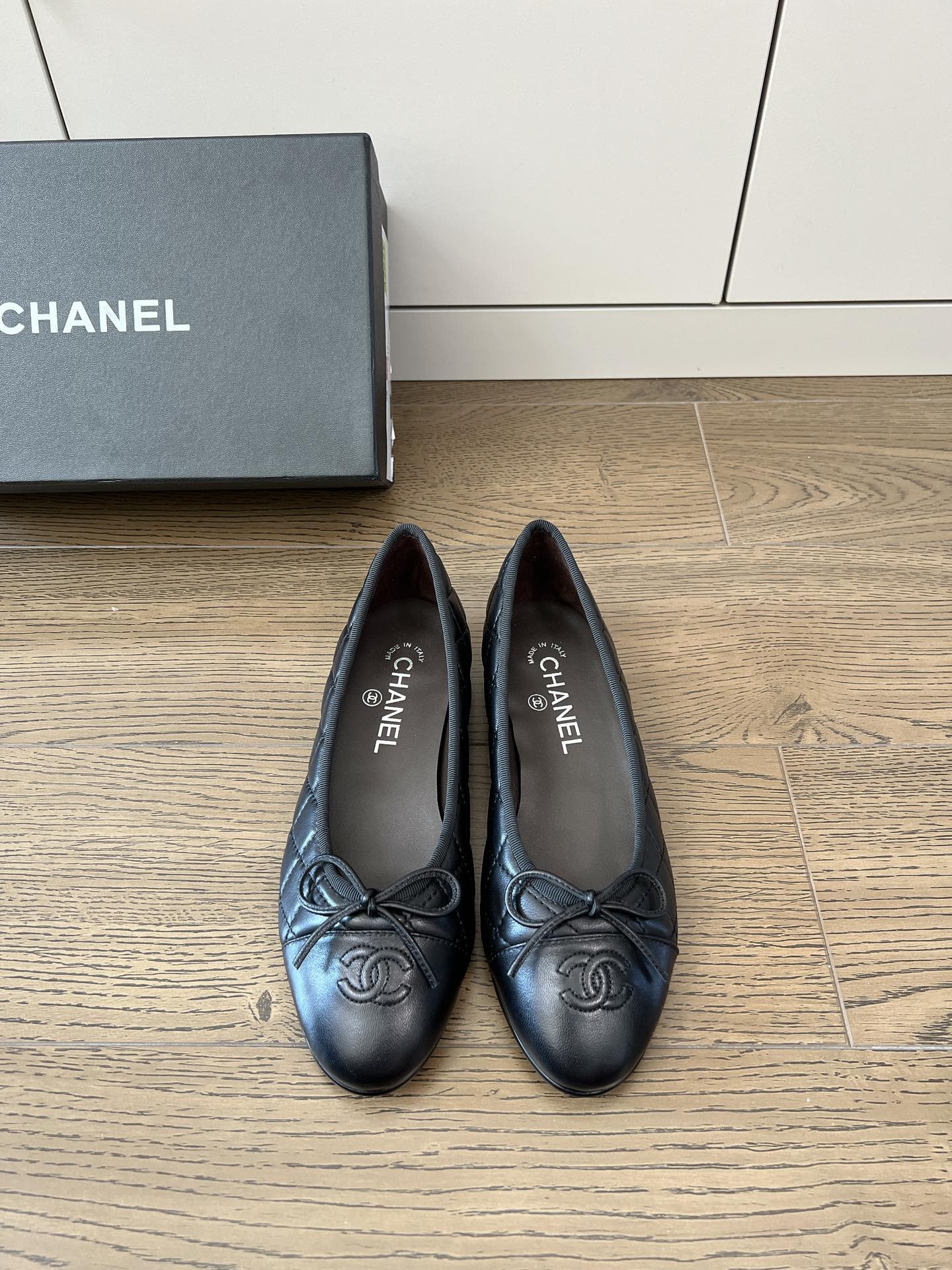 Новинка весны 2023 года от Chanel - Классические балетки - Черные