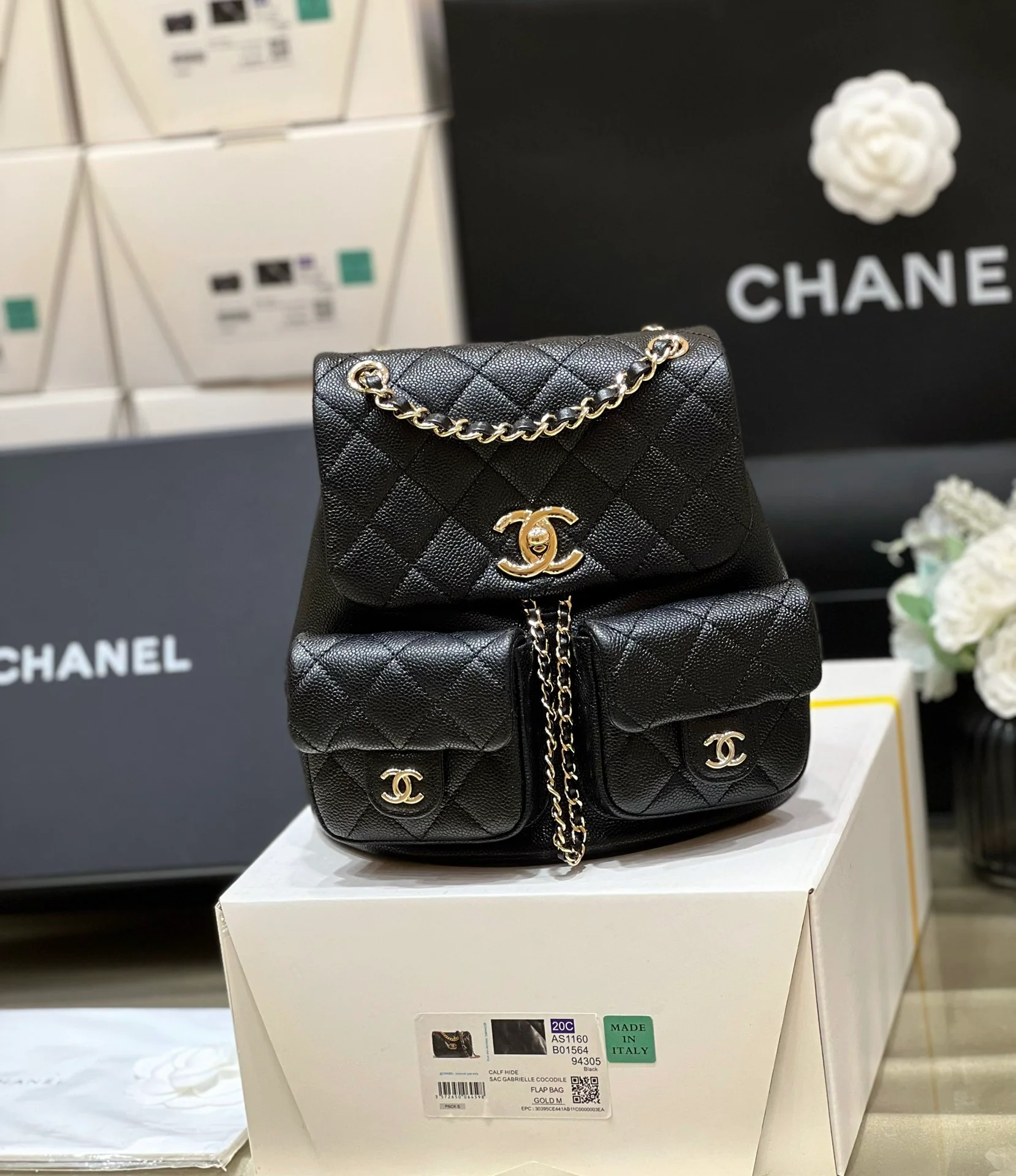 Коллекция Chanel Весна/Лето 2023 - Duma - Рюкзак из зернистой кожи - Черный