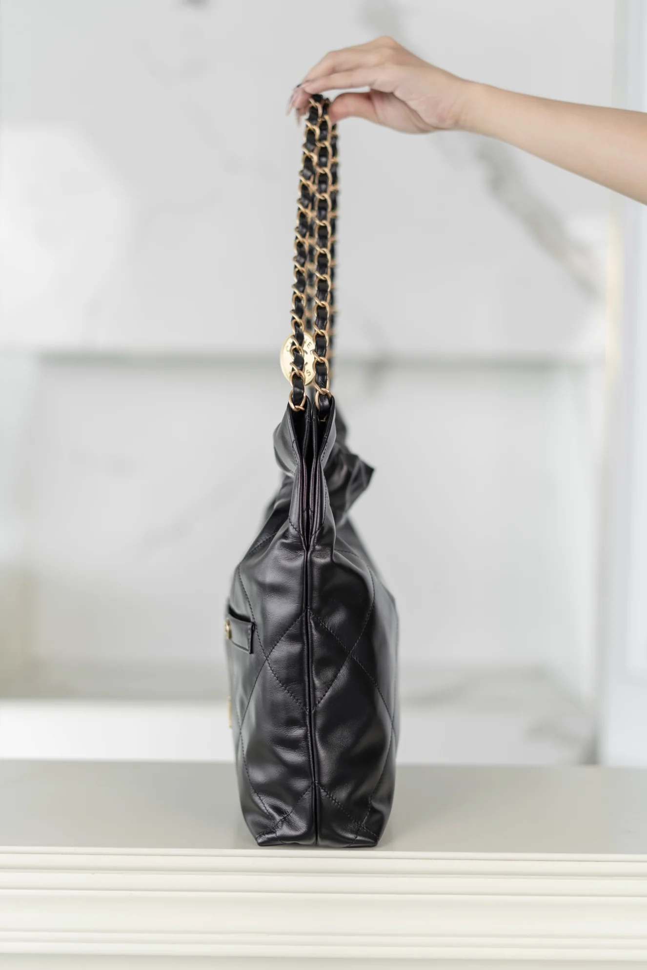 Мусорный мешок Chanel 22bag с двумя карманами, маленький, черный.