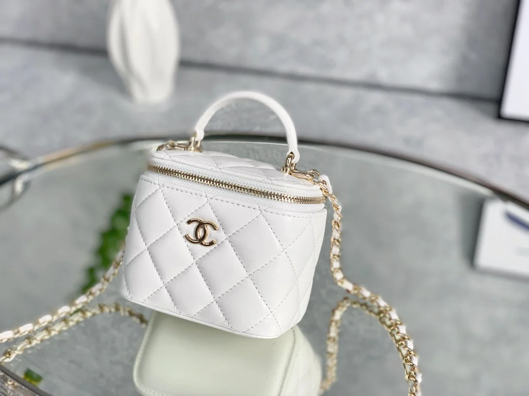 Футляр для помады Chanel 2022 года — маленькая коробочка — белый