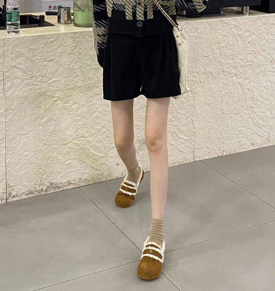 Коллекция Celine ?Ранняя весна 2022? — Пушистые балетки — Фотографии в обуви.