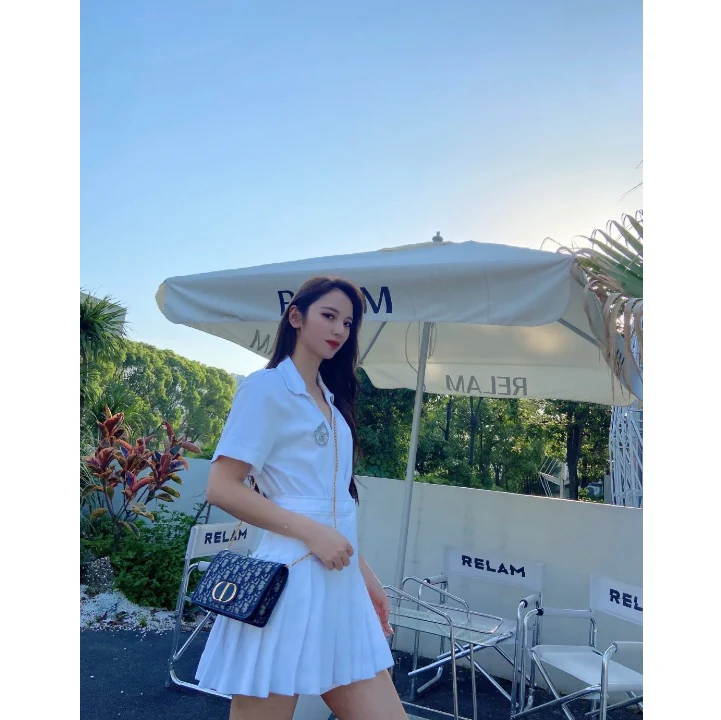 Сумка Chanel Montaigne - Серия 30 - Фотографии в одежде