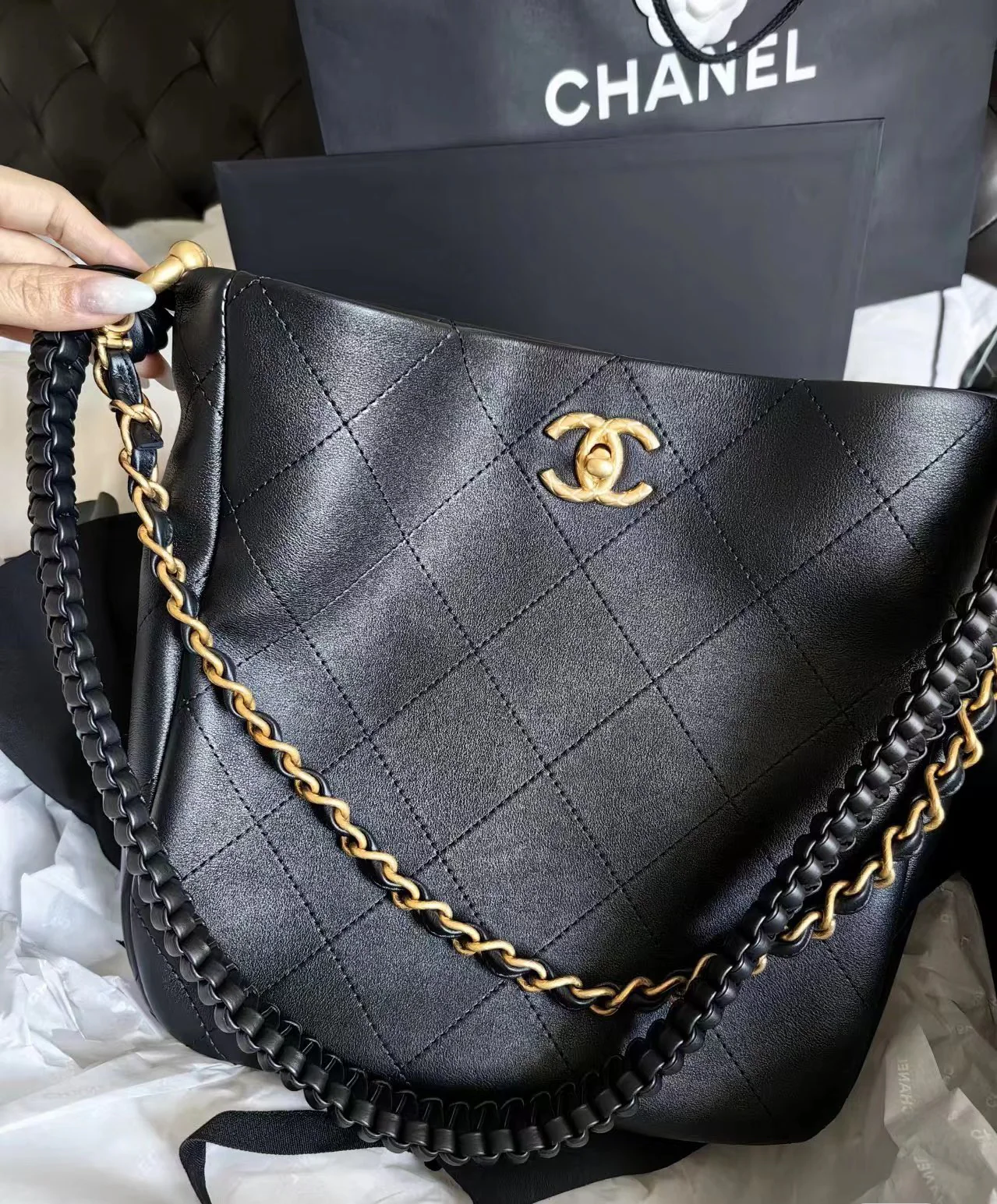 Chanel - Коллекция ?Ранняя осень? - Плетеная сумка в стиле хиппи от Métiers d'Art