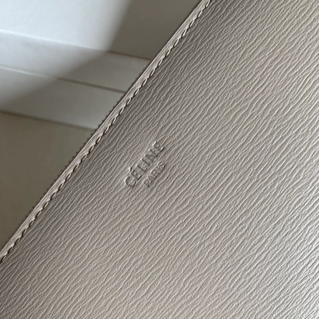 Кошелек Celine с длинной молнией — темно-серый с узором ?водная рябь?.