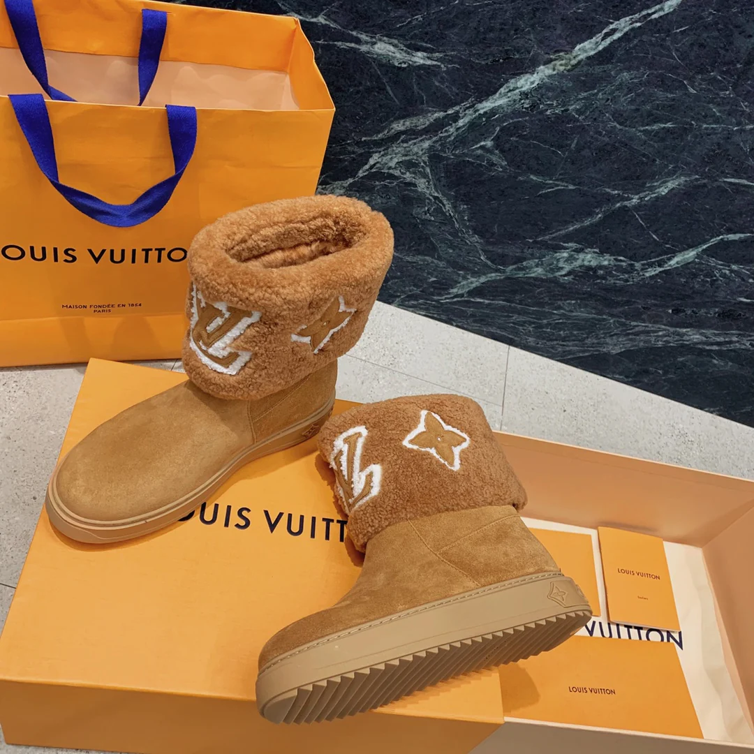 Новинка осенне-зимней коллекции LV 2022 — Снежные сапоги из натуральной овчины — Коричневые