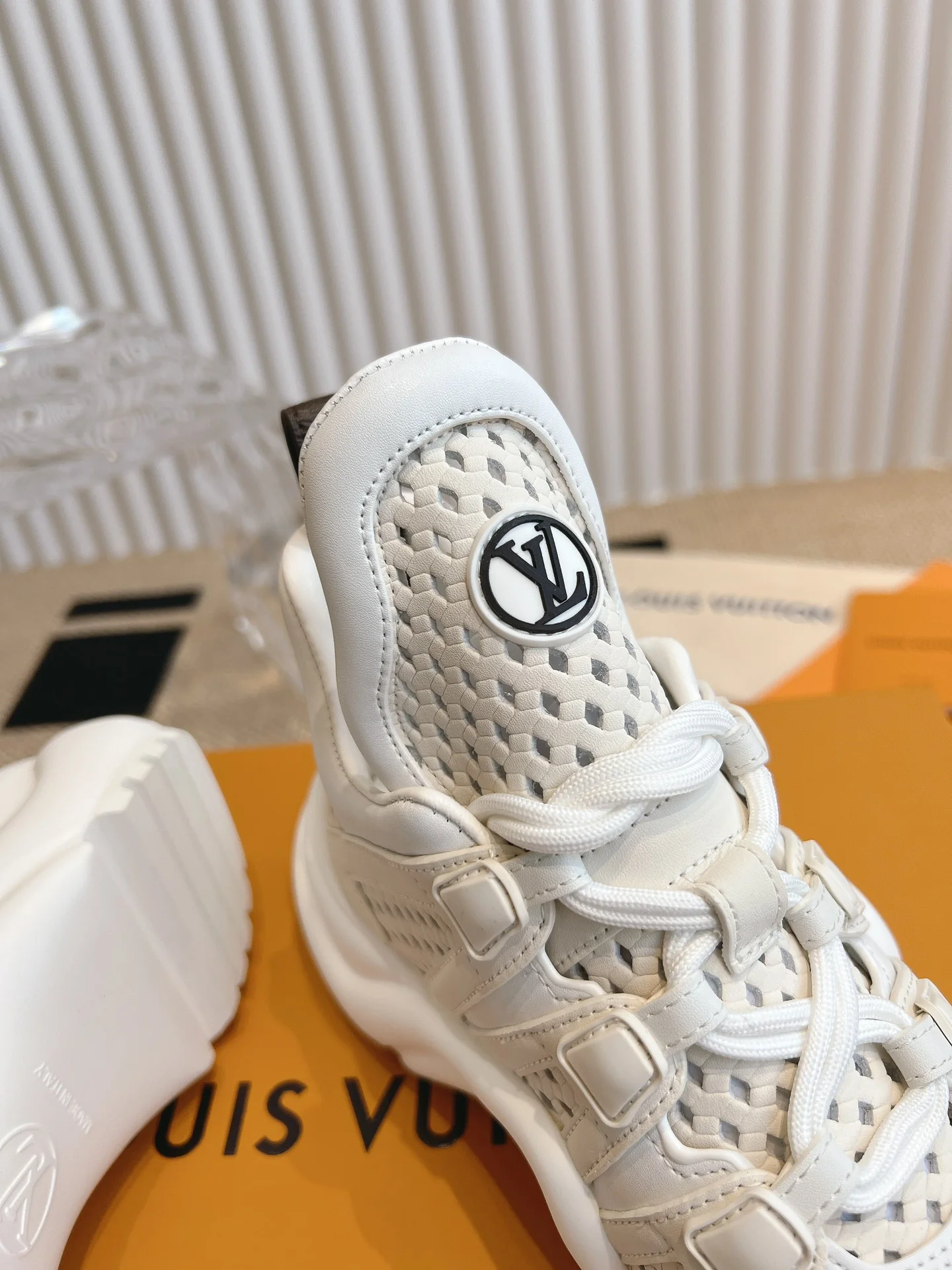 Повседневные туфли на платформе LV-2024 - белые