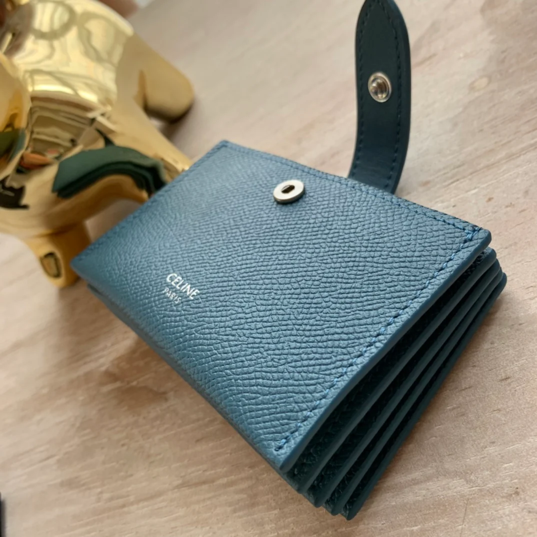 Celine 粒面牛皮风琴卡包