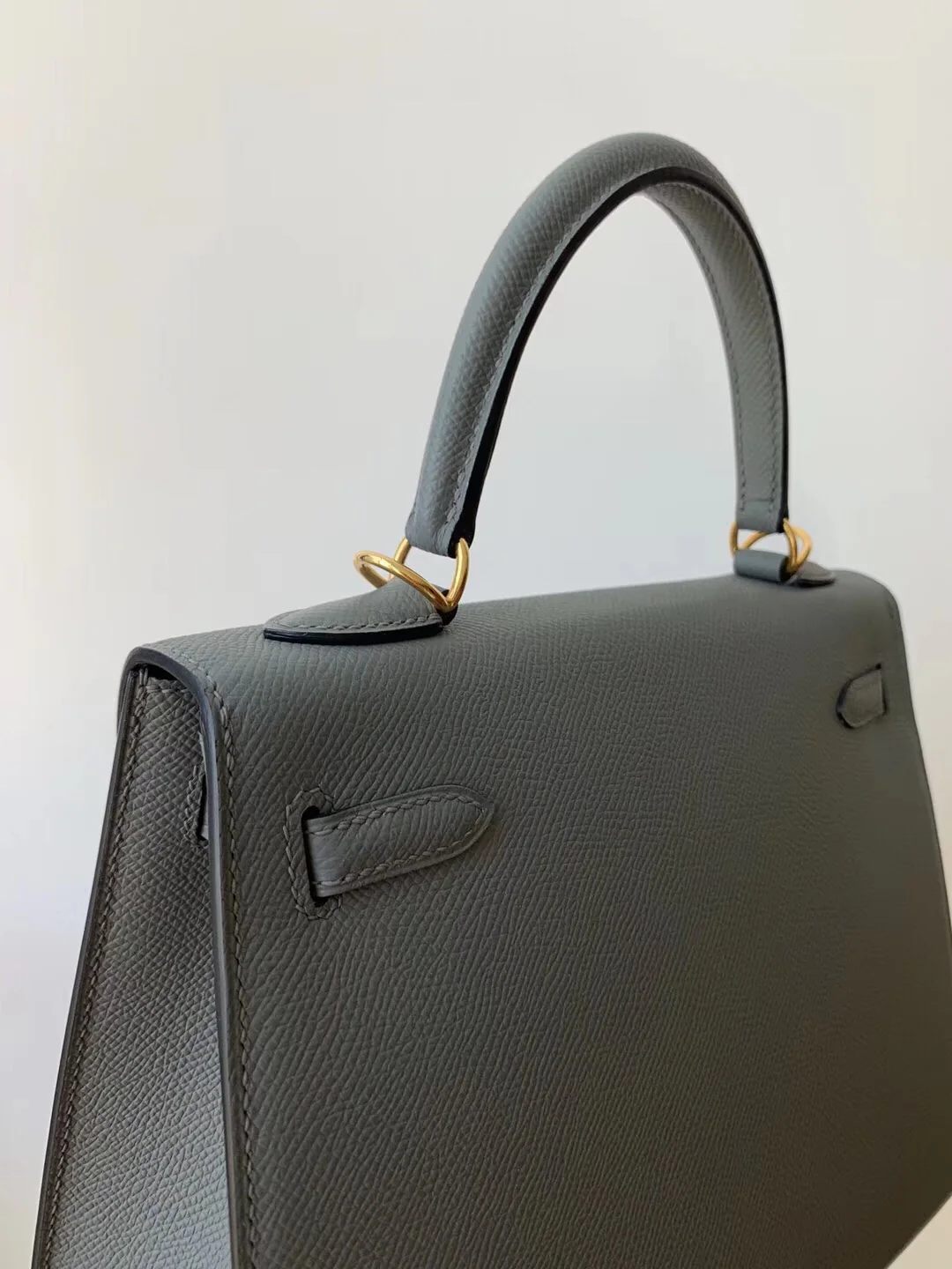 Hermes Kelly 25 Epsom 63 Миндально-зеленый с золотой пряжкой