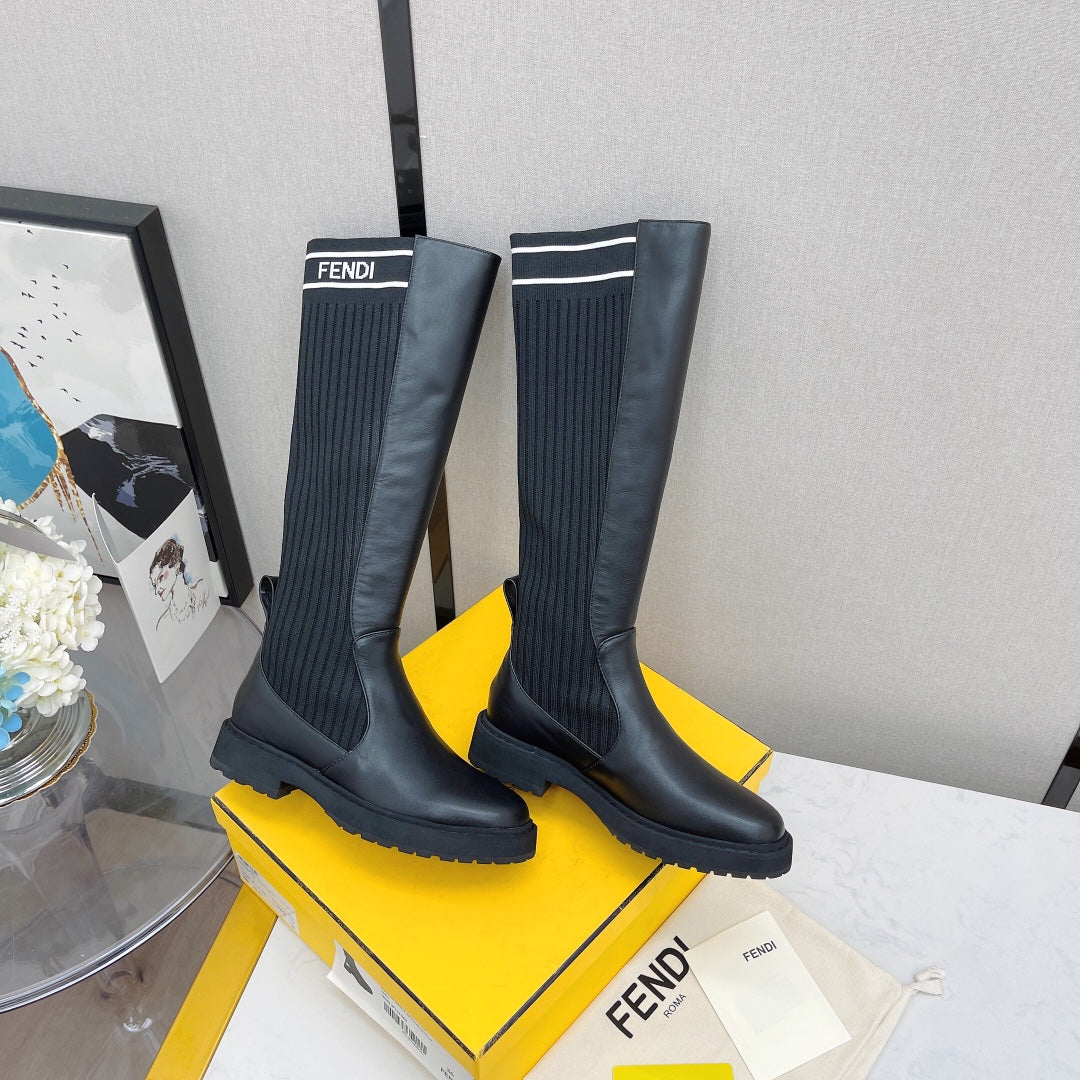 Новинки осенне-зимней коллекции Fendi 2022 — Ботинки Dr. Martens — Ботинки до середины икры