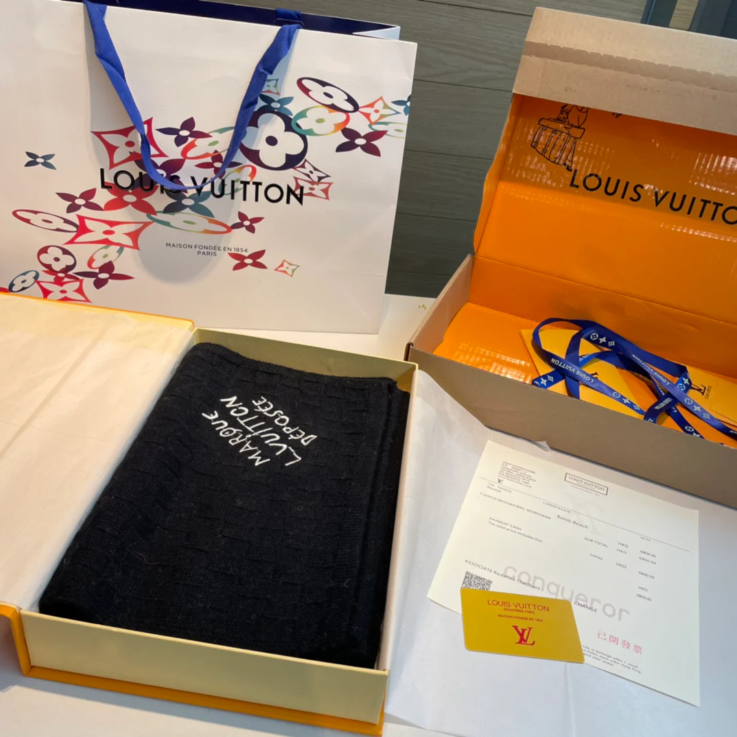 Классический однотонный шарф LV 2024 - черный