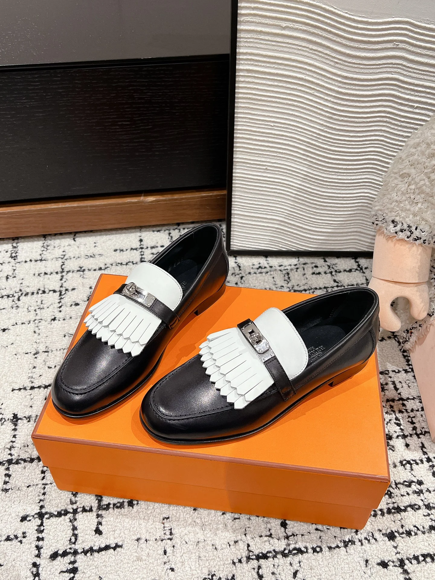 Балетки Hermes 2024 Kelly Buckle Flats - черные
