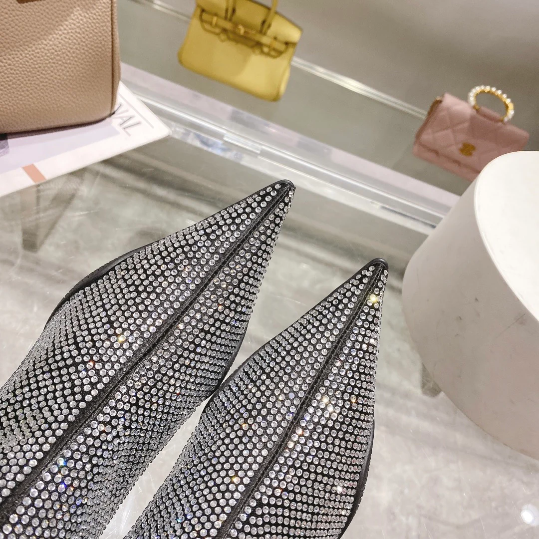 Ботильоны Prada с острым носком - серебристые