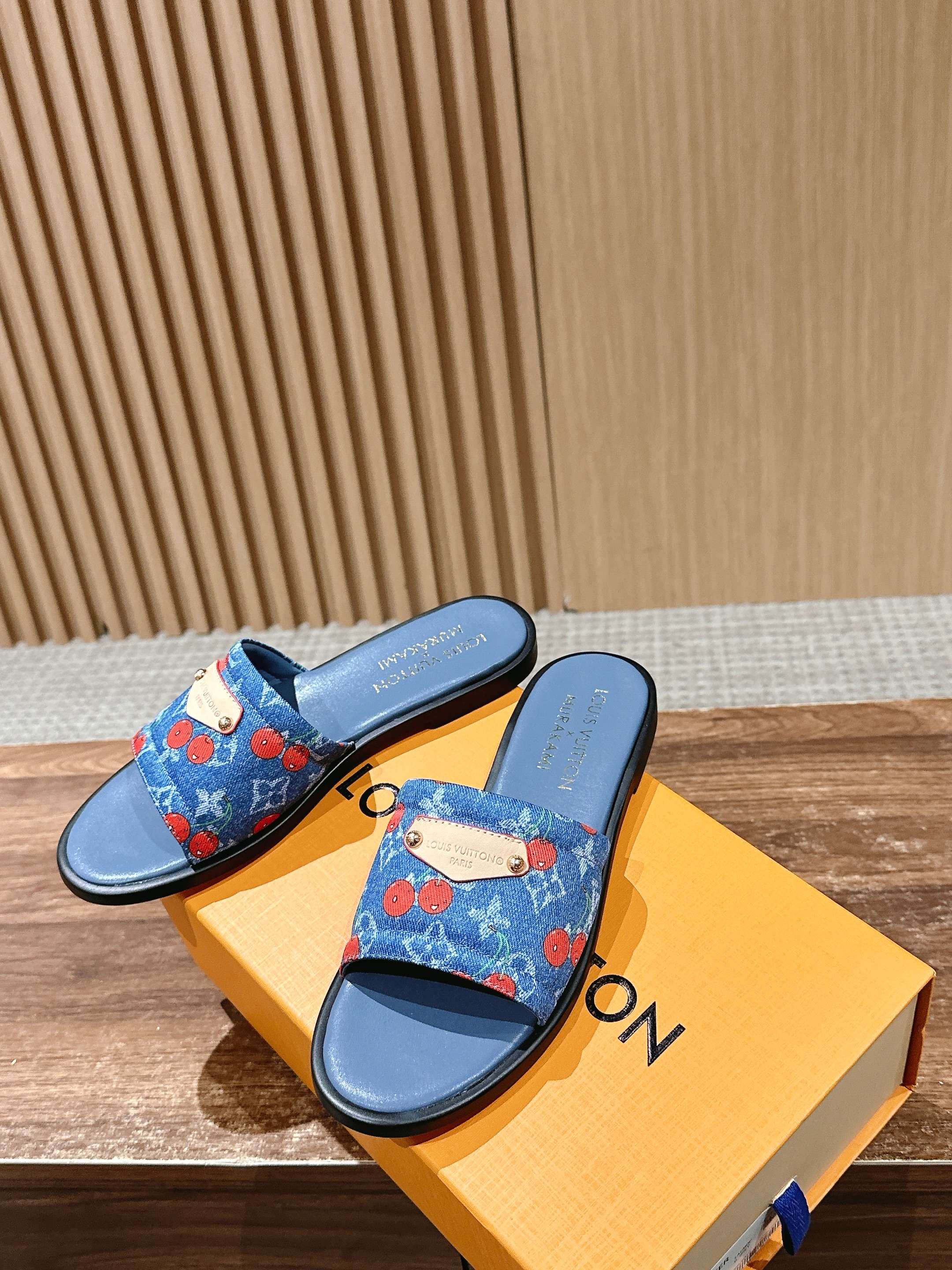 LV - Сандалии на плоской подошве из ретро-серии Такаши Мураками - Синие