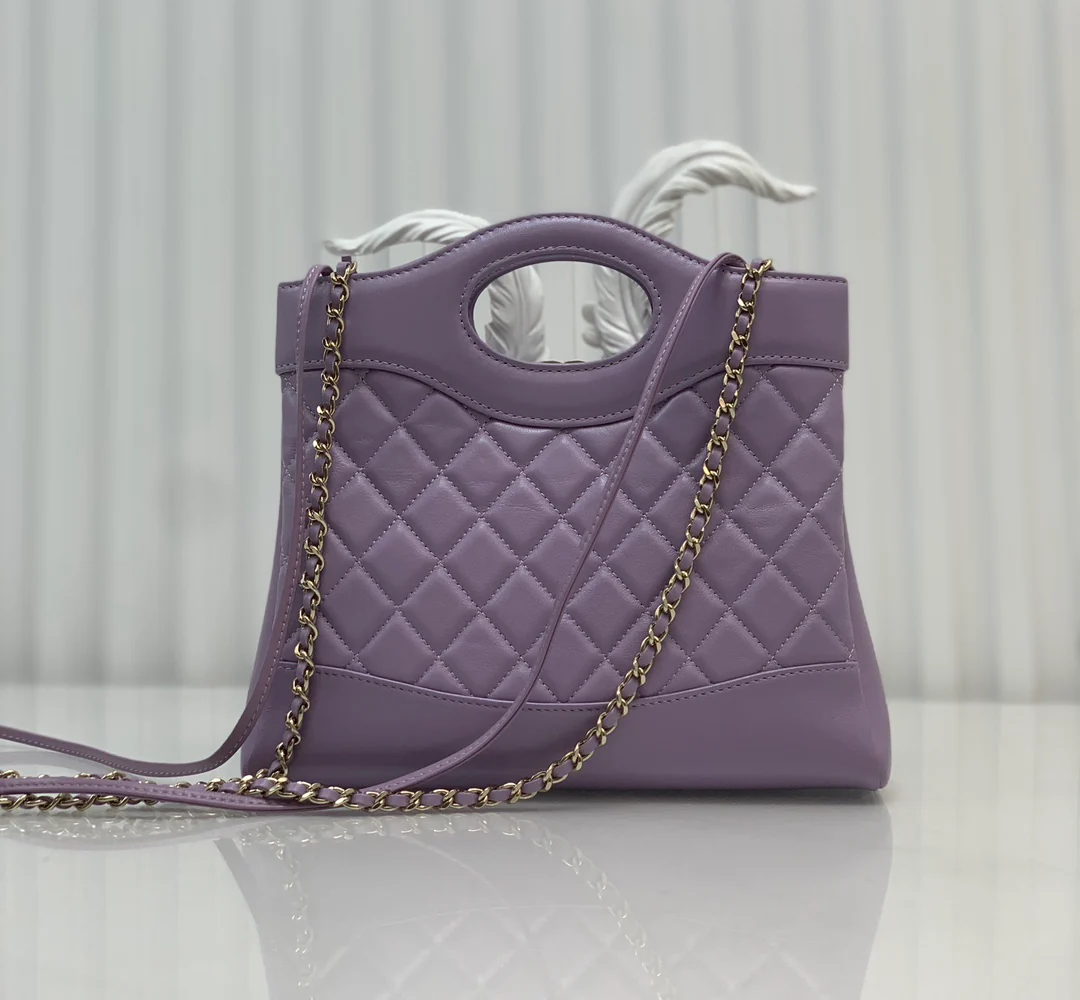 Мини-сумочка Chanel 24c31 из овечьей кожи - фиолетовая